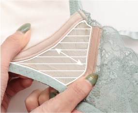 5 伸縮素材が脇肉をキャッチ